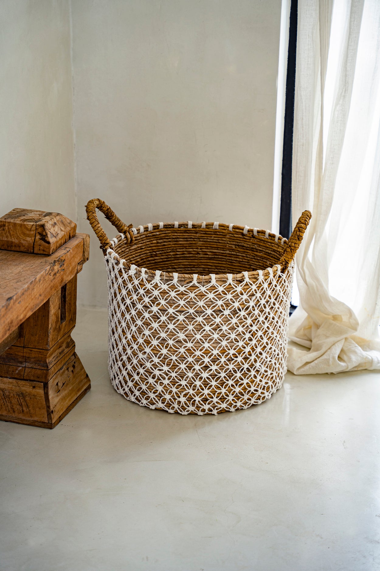 The Cross Stitched Macramé Basket - Natural White - L 