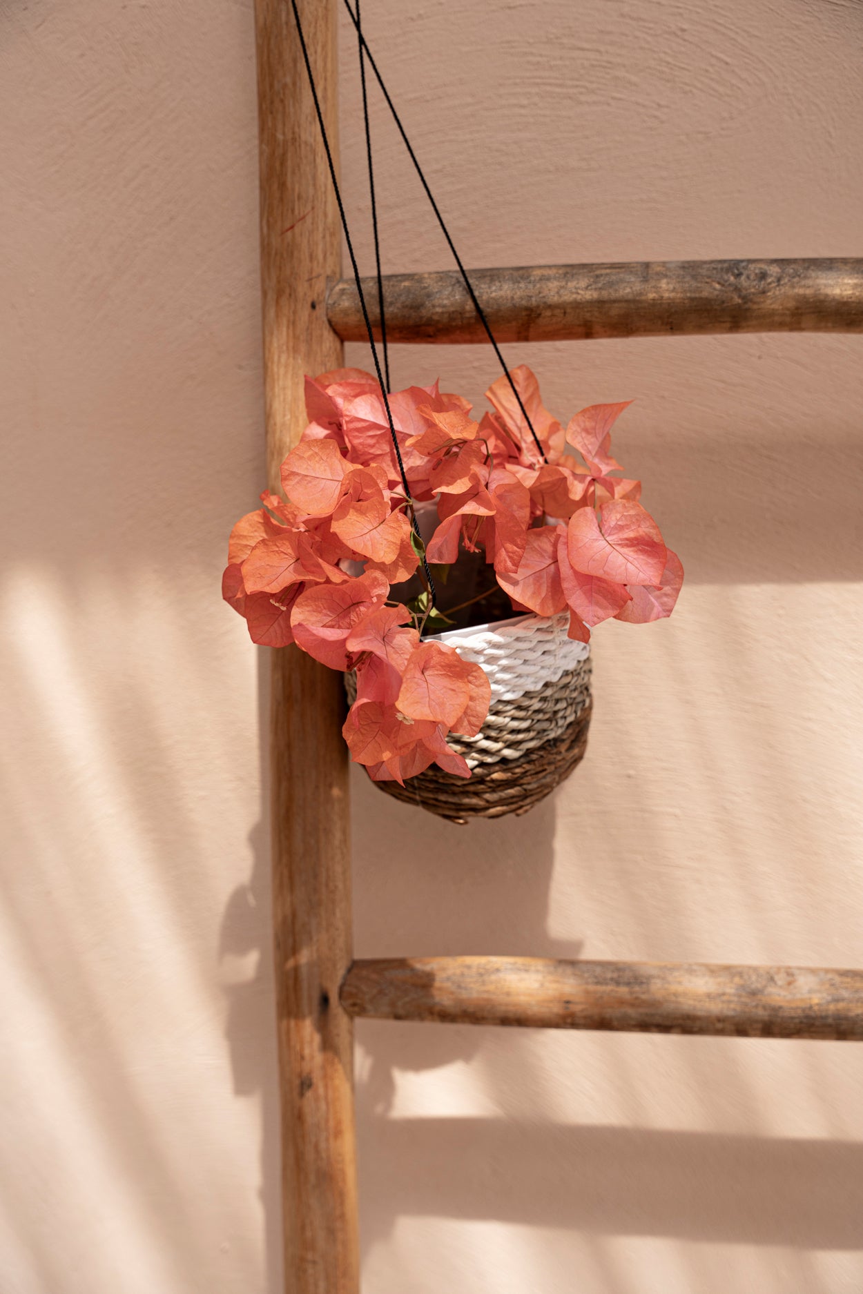 The Banana Leaf Plant Hanger - Natural White 