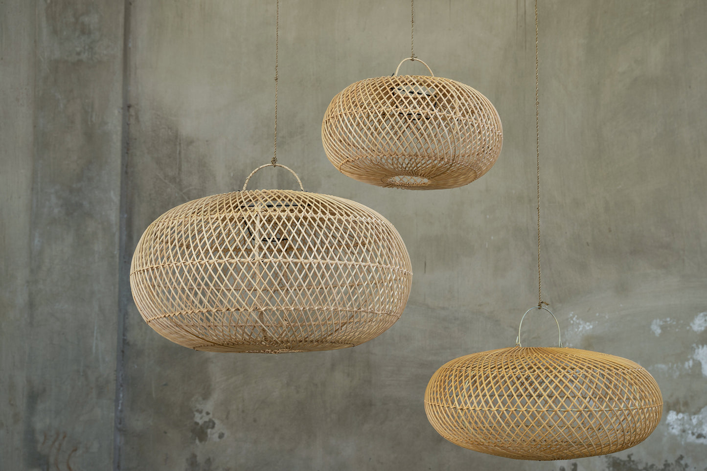 The Wholly Hanglamp - Natural drie formaten omhoog